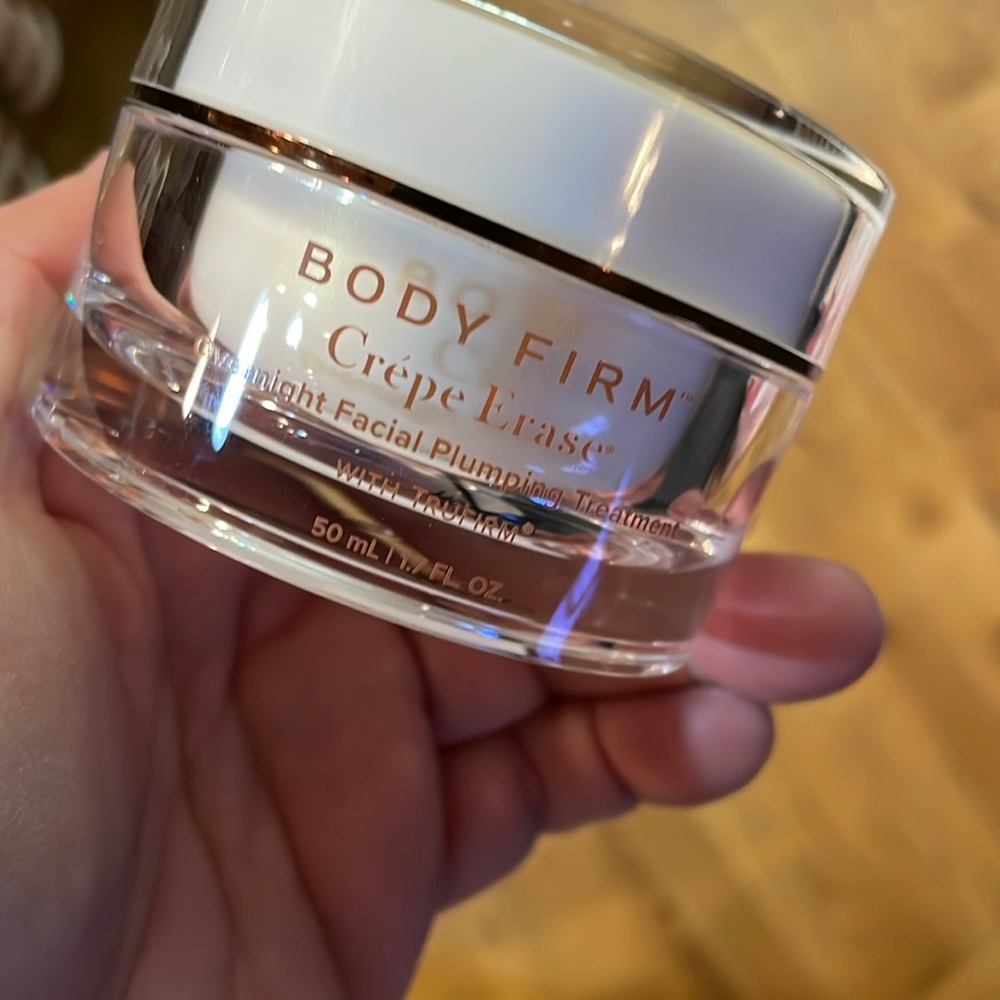 Body Firm Crepe Erase facial plumping